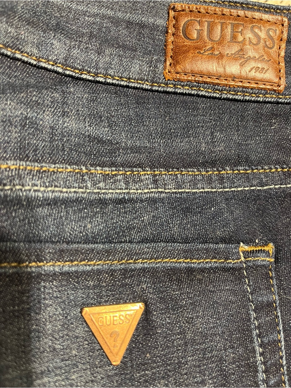 Guess Women's Skinny Jeans in Dark Blue Denim with Brown Patch NWOT